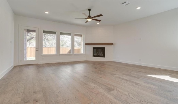 137 Paxton Circle, Arlington, TX 76013, 4 Bedrooms Bedrooms, ,3 BathroomsBathrooms,Residential,For Sale,137 Paxton Circle,20783172