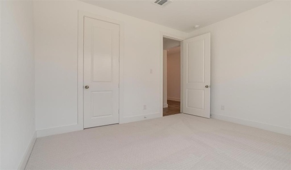 137 Paxton Circle, Arlington, TX 76013, 4 Bedrooms Bedrooms, ,3 BathroomsBathrooms,Residential,For Sale,137 Paxton Circle,20783172