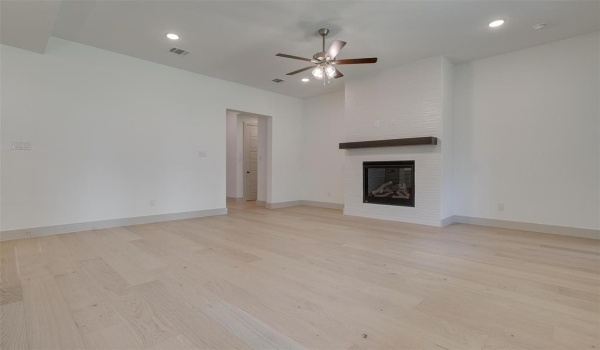 141 Paxton Circle, Arlington, TX 76013, 4 Bedrooms Bedrooms, ,3 BathroomsBathrooms,Residential,For Sale,141 Paxton Circle,20783219