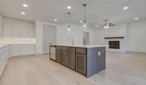 141 Paxton Circle, Arlington, TX 76013, 4 Bedrooms Bedrooms, ,3 BathroomsBathrooms,Residential,For Sale,141 Paxton Circle,20783219