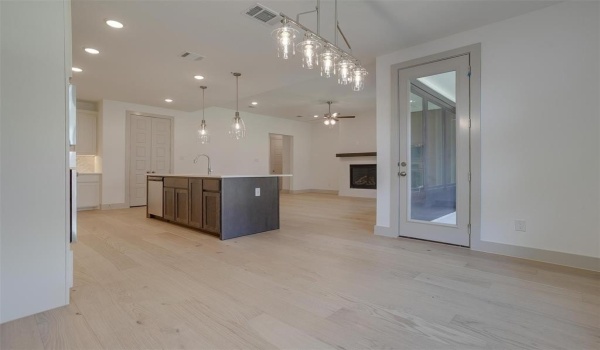 141 Paxton Circle, Arlington, TX 76013, 4 Bedrooms Bedrooms, ,3 BathroomsBathrooms,Residential,For Sale,141 Paxton Circle,20783219