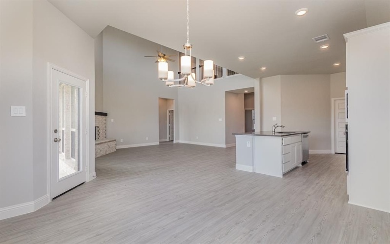 180 Crystal Lake Lane, Red Oak, TX 75154, 4 Habitaciones Habitaciones , ,3 BañosBaños,Residential,En Venta,180 Crystal Lake Lane,20777076