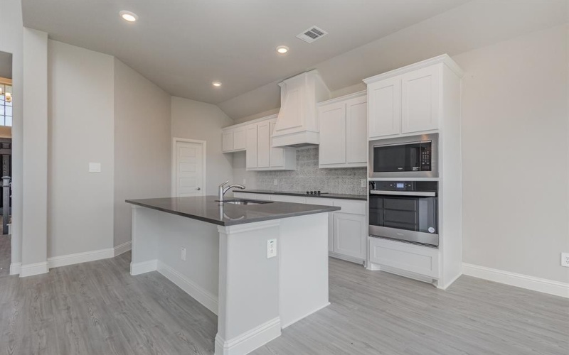 180 Crystal Lake Lane, Red Oak, TX 75154, 4 Habitaciones Habitaciones , ,3 BañosBaños,Residential,En Venta,180 Crystal Lake Lane,20777076