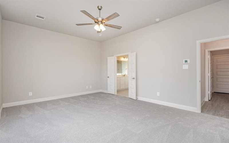 180 Crystal Lake Lane, Red Oak, TX 75154, 4 Habitaciones Habitaciones , ,3 BañosBaños,Residential,En Venta,180 Crystal Lake Lane,20777076
