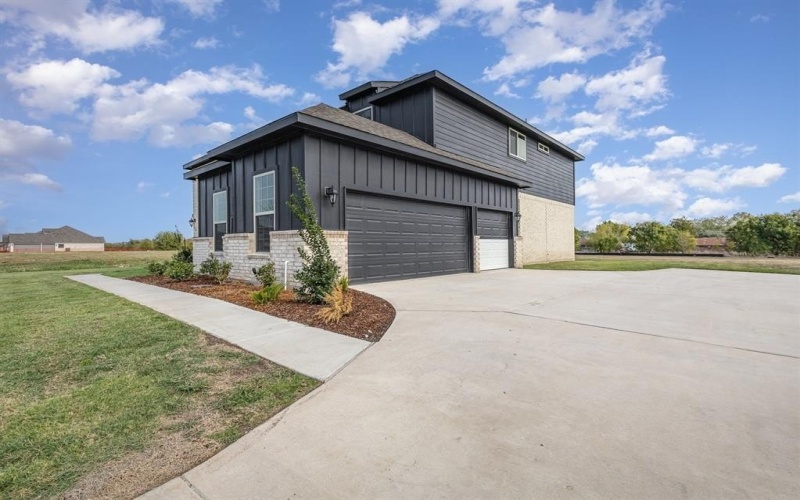 180 Crystal Lake Lane, Red Oak, TX 75154, 4 Habitaciones Habitaciones , ,3 BañosBaños,Residential,En Venta,180 Crystal Lake Lane,20777076