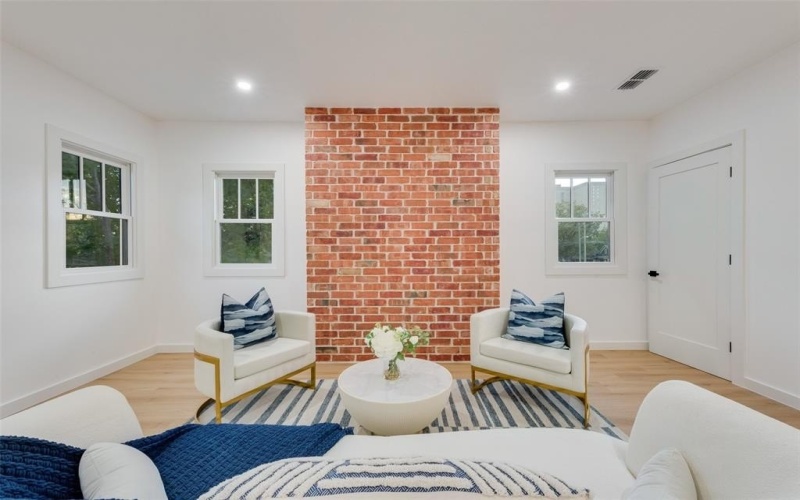 4510 Sycamore Street, Dallas, TX 75204, 4 Bedrooms Bedrooms, ,3 BathroomsBathrooms,Residential,For Sale,4510 Sycamore Street,20777200