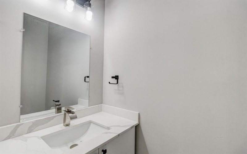 5810 Hudson Street, Dallas, TX 75206, 2 Bedrooms Bedrooms, ,2 BathroomsBathrooms,Residential Multi Family,For Sale,5810 Hudson Street,20777299