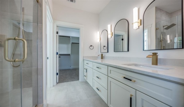 430 W Munson Street, Denison, TX 75020, 3 Bedrooms Bedrooms, ,2 BathroomsBathrooms,Residential,For Sale,430 W Munson Street,20777409