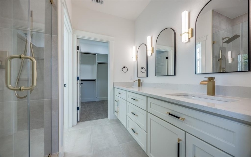 430 W Munson Street, Denison, TX 75020, 3 Bedrooms Bedrooms, ,2 BathroomsBathrooms,Residential,For Sale,430 W Munson Street,20777409