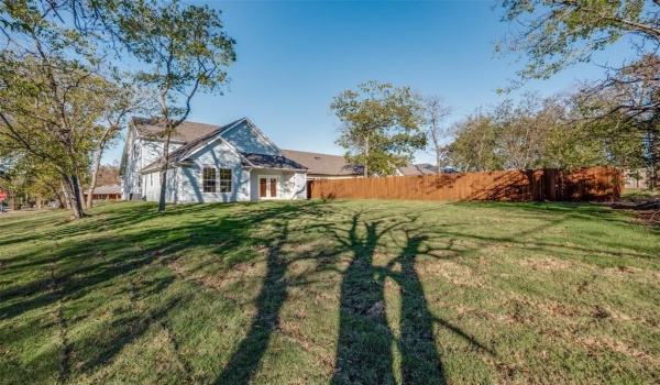 430 W Munson Street, Denison, TX 75020, 3 Bedrooms Bedrooms, ,2 BathroomsBathrooms,Residential,For Sale,430 W Munson Street,20777409