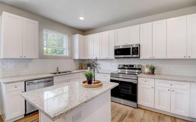 1248 Sunnyvale Lane, Burleson, TX 76028, 3 Bedrooms Bedrooms, ,2 BathroomsBathrooms,Residential Lease,For Rent,1248 Sunnyvale Lane,20777597