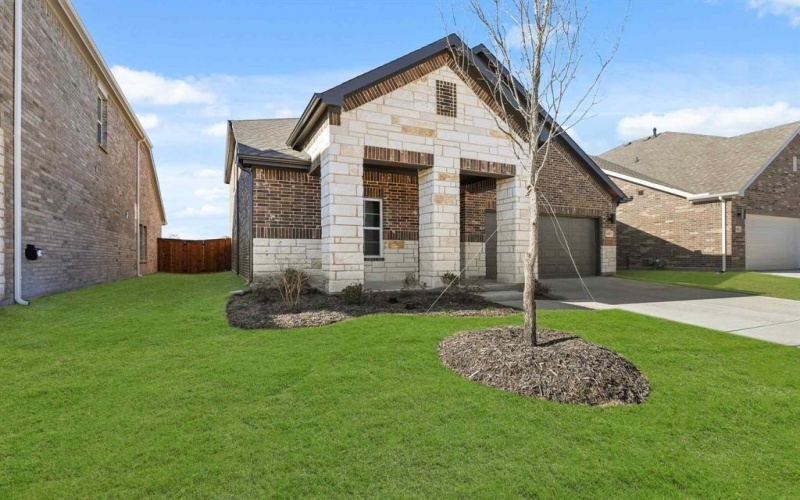 682 Scarlett Street, Forney, TX 75126, 5 Bedrooms Bedrooms, ,3 BathroomsBathrooms,Residential,For Sale,682 Scarlett Street,20784109