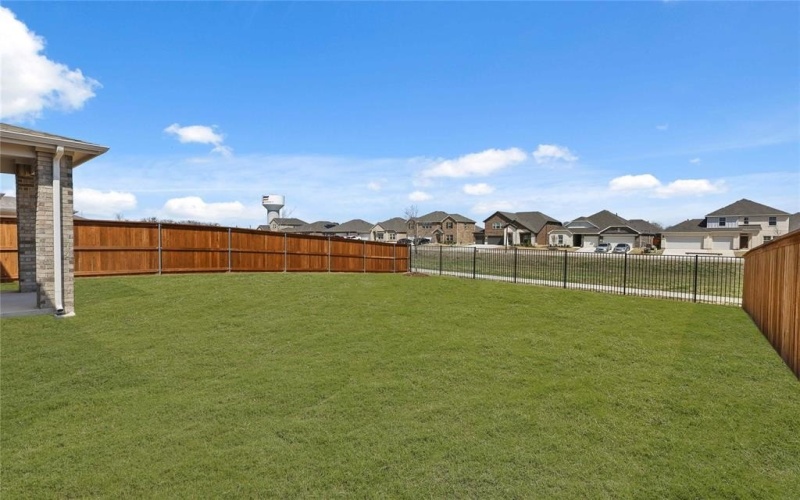 677 Scarlett Street, Forney, TX 75126, 5 Habitaciones Habitaciones , ,3 BañosBaños,Residential,En Venta,677 Scarlett Street,20784119