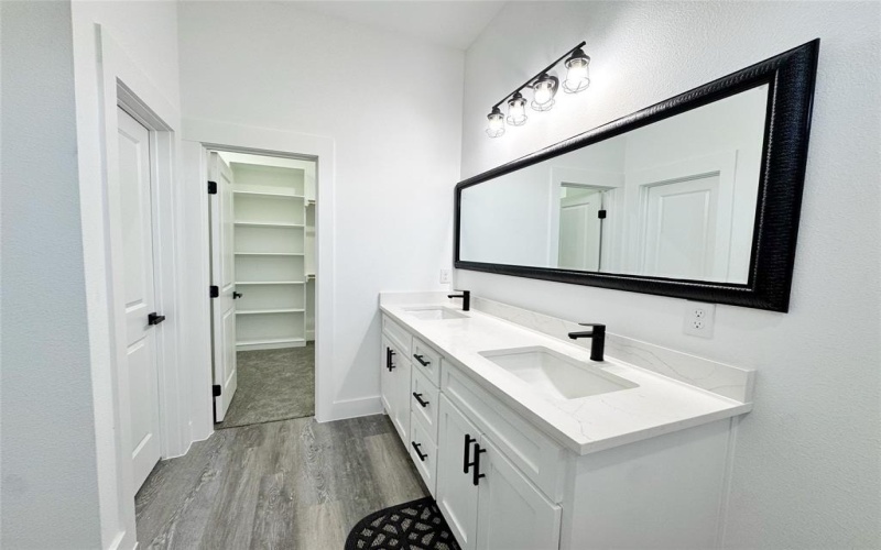 3210 Houston Street, Greenville, TX 75401, 4 Bedrooms Bedrooms, ,2 BathroomsBathrooms,Residential,For Sale,3210 Houston Street,20777878