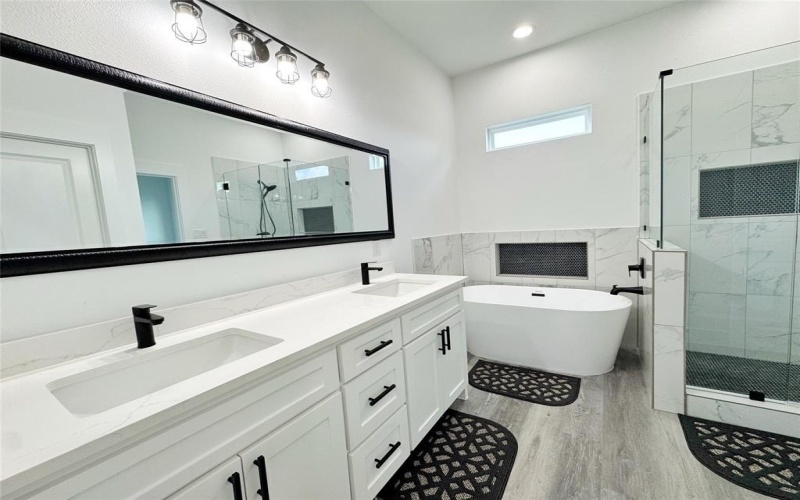 3210 Houston Street, Greenville, TX 75401, 4 Bedrooms Bedrooms, ,2 BathroomsBathrooms,Residential,For Sale,3210 Houston Street,20777878