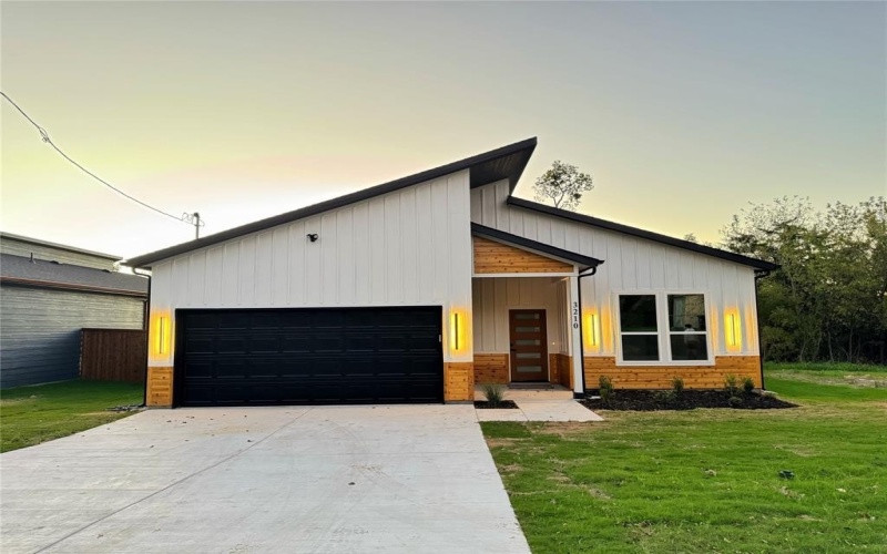 3210 Houston Street, Greenville, TX 75401, 4 Bedrooms Bedrooms, ,2 BathroomsBathrooms,Residential,For Sale,3210 Houston Street,20777878