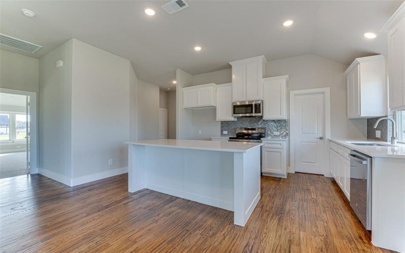 3541 Meadow View Lane, Greenville, TX 75402, 4 Bedrooms Bedrooms, ,2 BathroomsBathrooms,Residential,For Sale,3541 Meadow View Lane,20784196