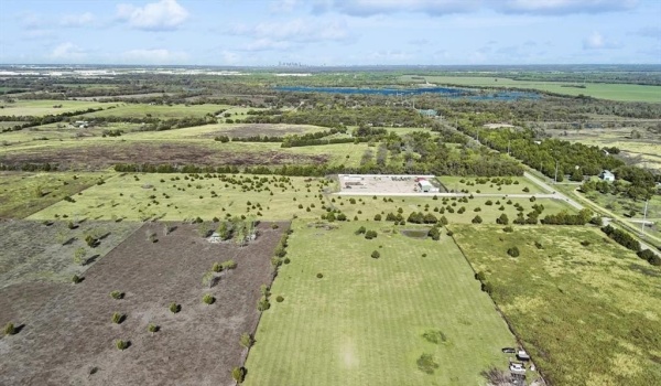 1305 Vetch Road, Ferris, TX 75125, ,Commercial Sale,En Venta,1305 Vetch Road,20784355