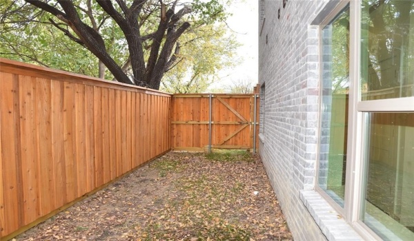 7370 Rural Avenue, Dallas, TX 75235, 1 Bedroom Bedrooms, ,1 BathroomBathrooms,Residential Lease,For Rent,7370 Rural Avenue,20784393