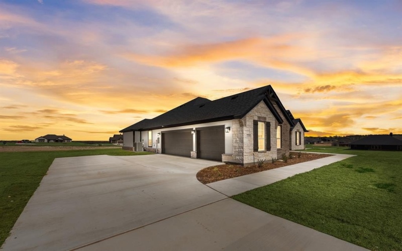 135 Llanos Drive, Decatur, TX 76234, 4 Bedrooms Bedrooms, ,3 BathroomsBathrooms,Residential,For Sale,135 Llanos Drive,20784934