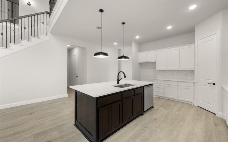 1012 Catskill Court, Burleson, TX 76028, 4 Habitaciones Habitaciones , ,3 BañosBaños,Residential,En Venta,1012 Catskill Court,20778417