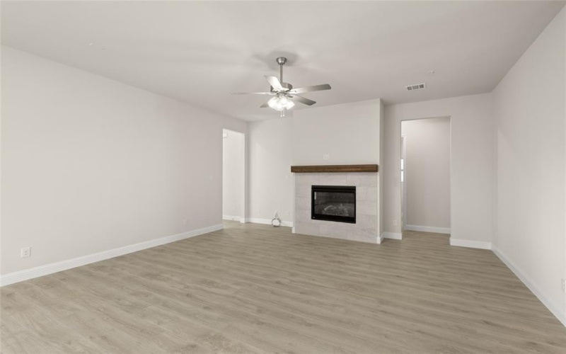 265 Allegheny Drive, Burleson, TX 76028, 4 Habitaciones Habitaciones , ,3 BañosBaños,Residential,En Venta,265 Allegheny Drive,20778567
