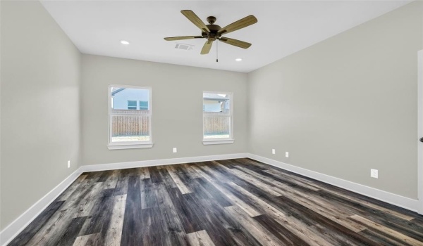 1807 Boxwood Drive, Sherman, TX 75092, 3 Bedrooms Bedrooms, ,2 BathroomsBathrooms,Residential,For Sale,1807 Boxwood Drive,20785267