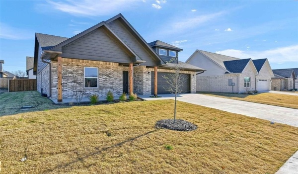 1807 Boxwood Drive, Sherman, TX 75092, 3 Bedrooms Bedrooms, ,2 BathroomsBathrooms,Residential,For Sale,1807 Boxwood Drive,20785267