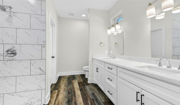 1807 Boxwood Drive, Sherman, TX 75092, 3 Bedrooms Bedrooms, ,2 BathroomsBathrooms,Residential,For Sale,1807 Boxwood Drive,20785267