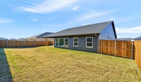 1807 Boxwood Drive, Sherman, TX 75092, 3 Bedrooms Bedrooms, ,2 BathroomsBathrooms,Residential,For Sale,1807 Boxwood Drive,20785267