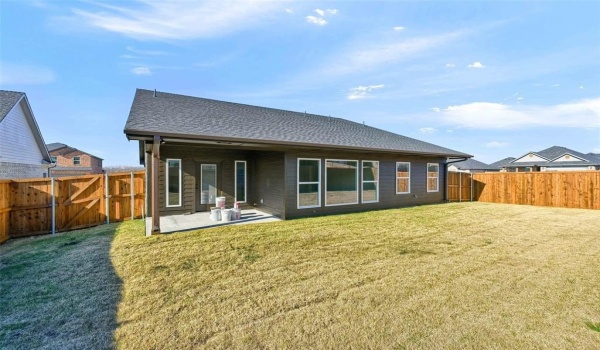 1807 Boxwood Drive, Sherman, TX 75092, 3 Bedrooms Bedrooms, ,2 BathroomsBathrooms,Residential,For Sale,1807 Boxwood Drive,20785267