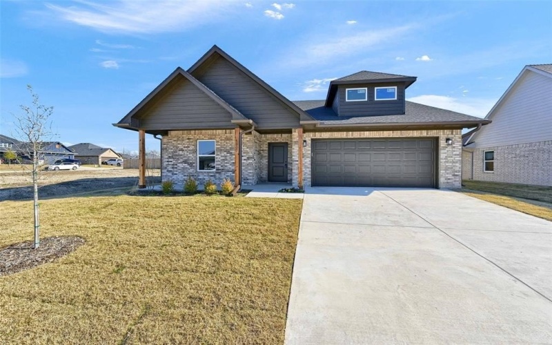 1807 Boxwood Drive, Sherman, TX 75092, 3 Bedrooms Bedrooms, ,2 BathroomsBathrooms,Residential,For Sale,1807 Boxwood Drive,20785267