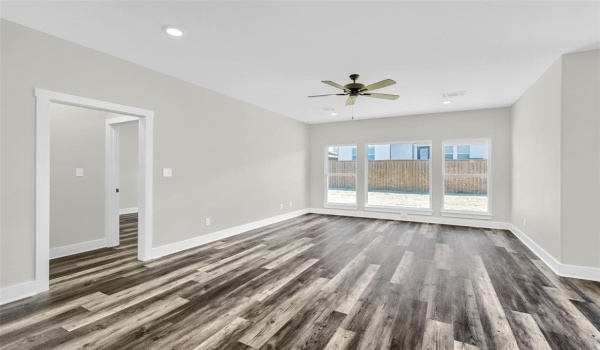 1807 Boxwood Drive, Sherman, TX 75092, 3 Bedrooms Bedrooms, ,2 BathroomsBathrooms,Residential,For Sale,1807 Boxwood Drive,20785267