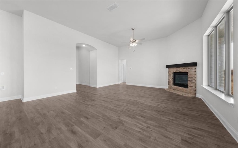 6605 Woodley, Mesquite, TX 75114, 4 Bedrooms Bedrooms, ,2 BathroomsBathrooms,Residential,For Sale,6605 Woodley,20779474