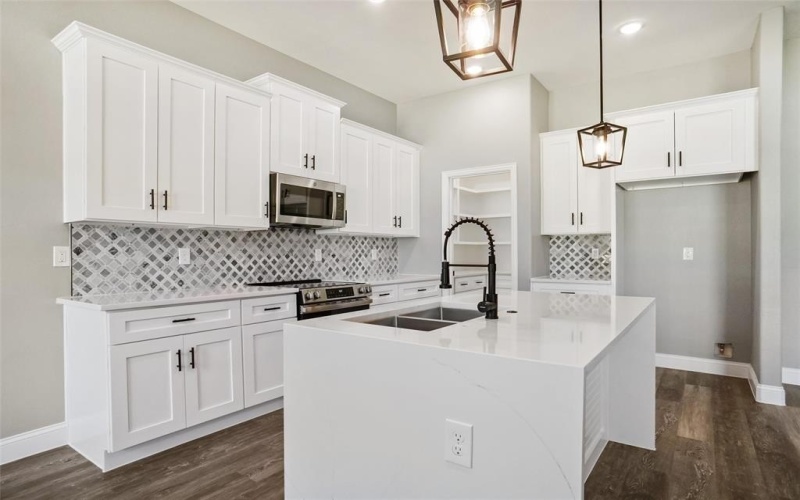 4913 Wichita Street, Granbury, TX 76048, 3 Bedrooms Bedrooms, ,2 BathroomsBathrooms,Residential,For Sale,4913 Wichita Street,20779689