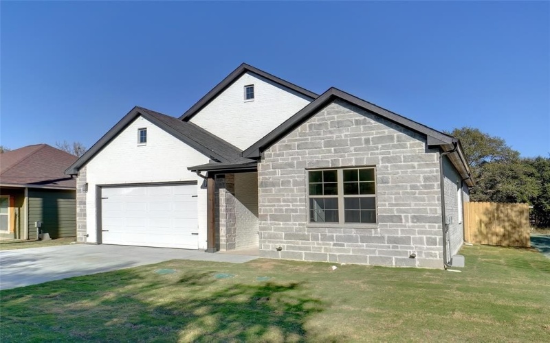 4913 Wichita Street, Granbury, TX 76048, 3 Bedrooms Bedrooms, ,2 BathroomsBathrooms,Residential,For Sale,4913 Wichita Street,20779689
