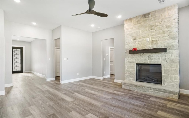 4913 Wichita Street, Granbury, TX 76048, 3 Bedrooms Bedrooms, ,2 BathroomsBathrooms,Residential,For Sale,4913 Wichita Street,20779689