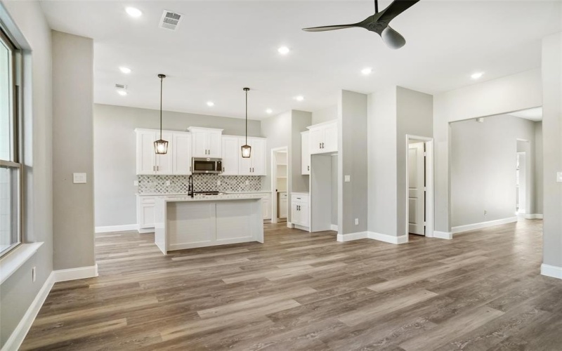 4913 Wichita Street, Granbury, TX 76048, 3 Bedrooms Bedrooms, ,2 BathroomsBathrooms,Residential,For Sale,4913 Wichita Street,20779689