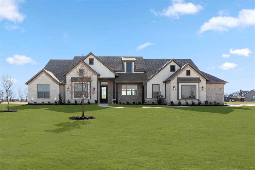 105 Meadow Lane, Gunter, TX 75058, 4 Bedrooms Bedrooms, ,2 BathroomsBathrooms,Residential,For Sale,105 Meadow Lane,20786014