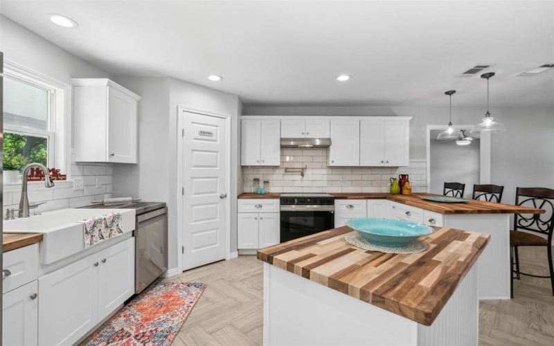 5816 Archery Court, Granbury, TX 76048, 3 Bedrooms Bedrooms, ,2 BathroomsBathrooms,Residential,For Sale,5816 Archery Court,20779821