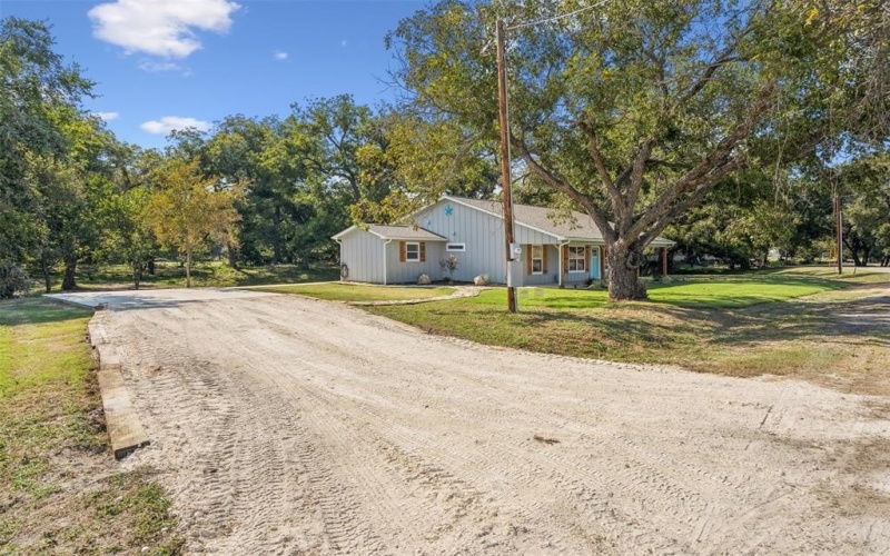 5816 Archery Court, Granbury, TX 76048, 3 Bedrooms Bedrooms, ,2 BathroomsBathrooms,Residential,For Sale,5816 Archery Court,20779821
