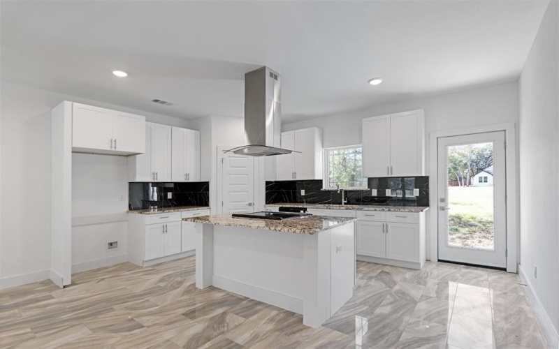 313 Kapuna Drive, Tool, TX 75143, 3 Bedrooms Bedrooms, ,2 BathroomsBathrooms,Residential,For Sale,313 Kapuna Drive,20779926