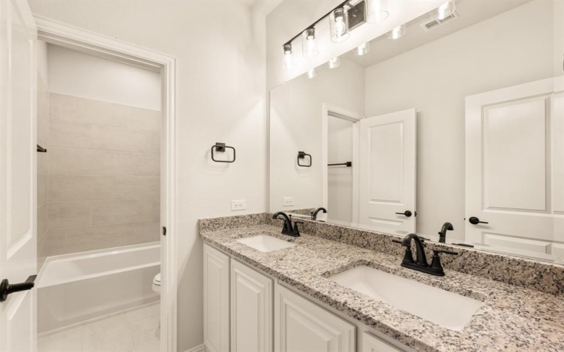 513 Red Maple Road, Waxahachie, TX 75165, 4 Habitaciones Habitaciones , ,3 BañosBaños,Residential,En Venta,513 Red Maple Road,20786418