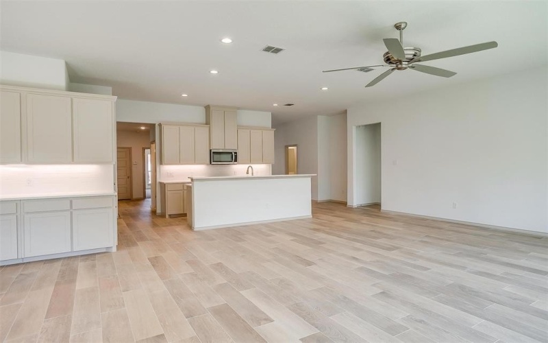 6813 Trail Rock, Benbrook, TX 76126, 4 Bedrooms Bedrooms, ,2 BathroomsBathrooms,Residential,For Sale,6813 Trail Rock,20780374