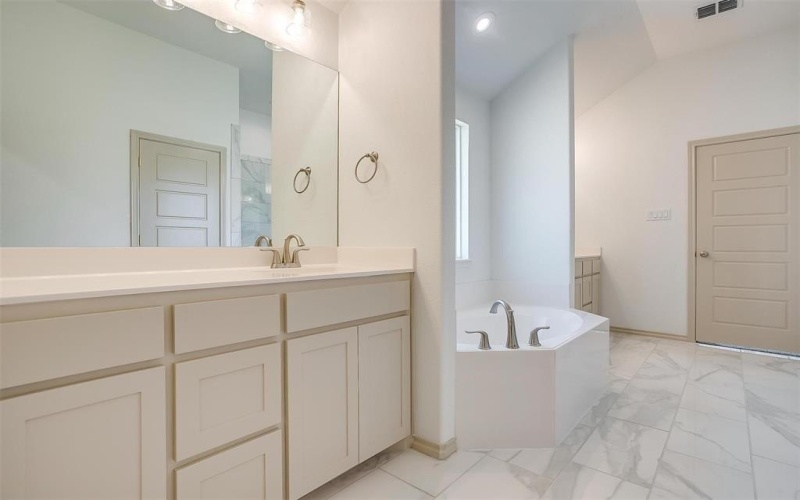 6813 Trail Rock, Benbrook, TX 76126, 4 Bedrooms Bedrooms, ,2 BathroomsBathrooms,Residential,For Sale,6813 Trail Rock,20780374