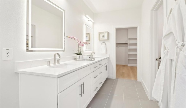 13351 Goodland Street #203, Farmers Branch, TX 75234, 3 Habitaciones Habitaciones , ,3 BañosBaños,Residential,En Venta,13351 Goodland Street,20786576