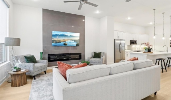 13351 Goodland Street #203, Farmers Branch, TX 75234, 3 Habitaciones Habitaciones , ,3 BañosBaños,Residential,En Venta,13351 Goodland Street,20786576