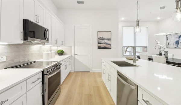 13351 Goodland Street #203, Farmers Branch, TX 75234, 3 Habitaciones Habitaciones , ,3 BañosBaños,Residential,En Venta,13351 Goodland Street,20786576