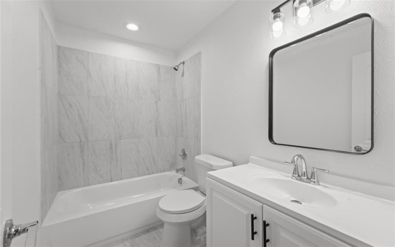 906 Benton Street, Bonham, TX 75418, 3 Bedrooms Bedrooms, ,2 BathroomsBathrooms,Residential,For Sale,906 Benton Street,20786999