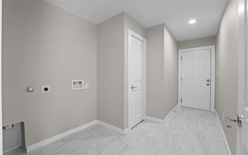 906 Benton Street, Bonham, TX 75418, 3 Bedrooms Bedrooms, ,2 BathroomsBathrooms,Residential,For Sale,906 Benton Street,20786999